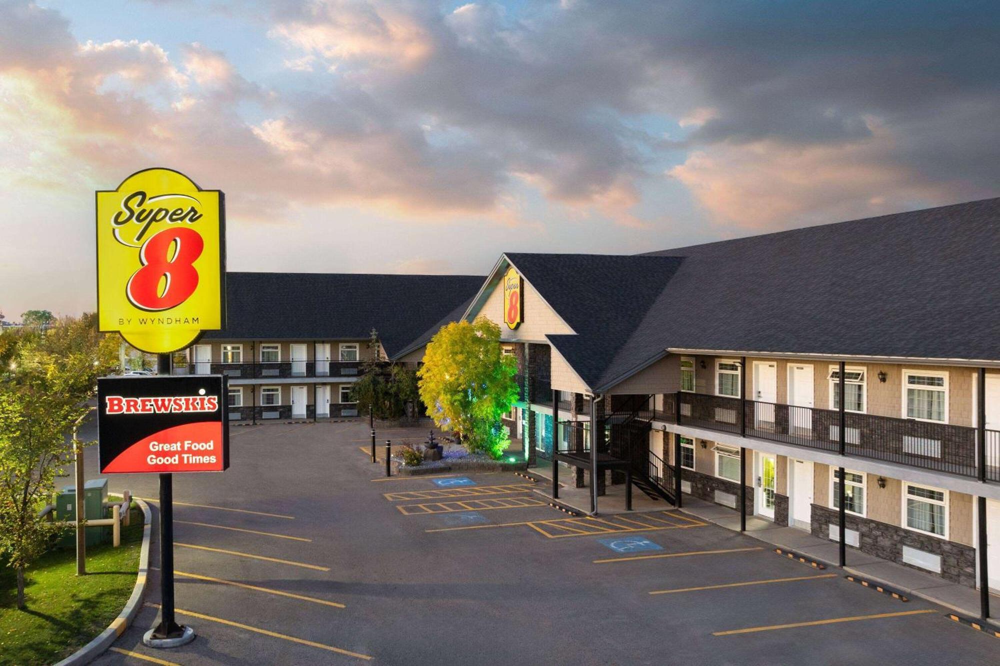 Super 8 By Wyndham פורט מקמארי מראה חיצוני תמונה